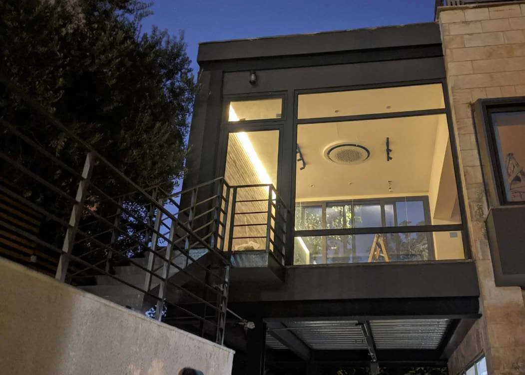 Private residence renovation and extension — portfolio photograph 2